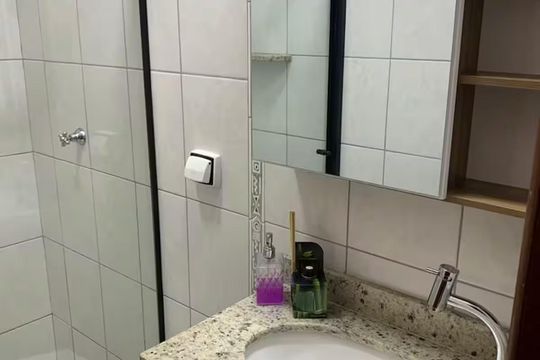 Banheiro de apartamento para alugar com 1 quarto, 42m² em Jardim da Luz, Goiânia