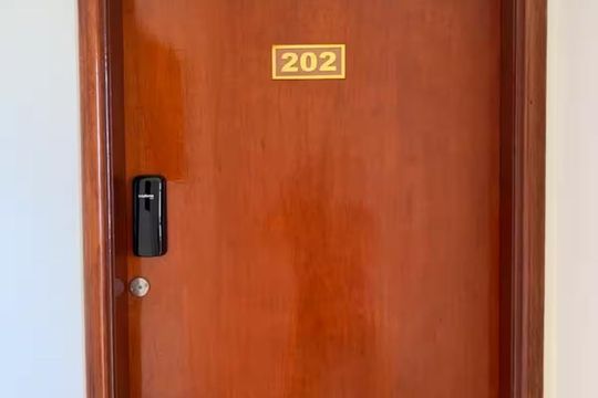 Porta de entrada de apartamento para alugar com 1 quarto, 42m² em Jardim da Luz, Goiânia