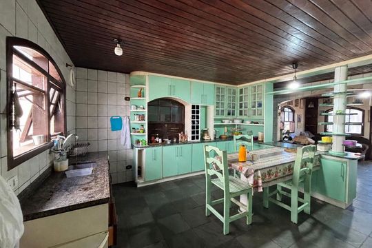 Cozinha de casa à venda com 4 quartos, 388m² em Jardim São Luis, Barueri