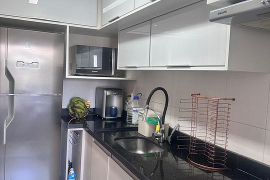 Cozinha de apartamento à venda com 2 quartos, 52m² em Jardim do Lago, Campinas