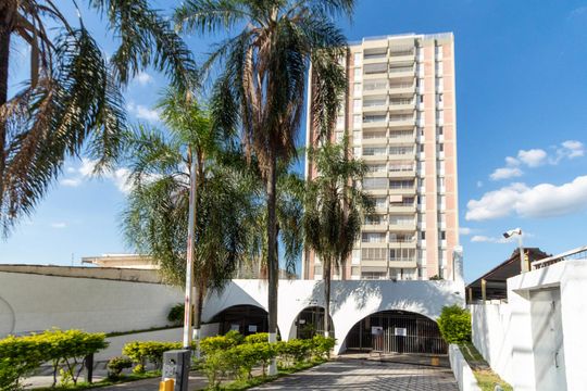 Fachada  de apartamento para alugar com 3 quartos, 130m² em Lageado, Sorocaba