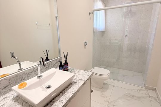 Área de Serviço com quintal de casa de condomínio à venda com 6 quartos, 483m² em Chácara Malota, Jundiaí