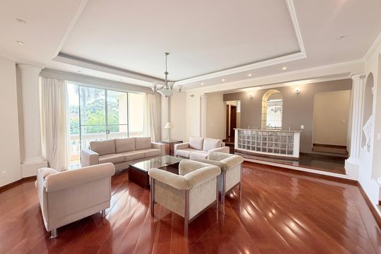 Sala de Estar de casa de condomínio à venda com 6 quartos, 483m² em Chácara Malota, Jundiaí