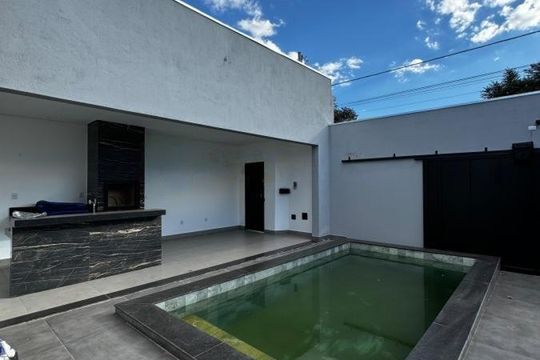Área comum de casa para alugar com 3 quartos, 230m² em Novo Mundo, Uberlândia