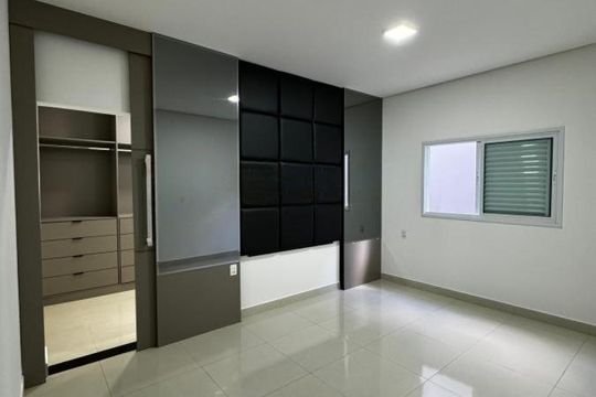 Quarto 3 de casa para alugar com 3 quartos, 230m² em Novo Mundo, Uberlândia