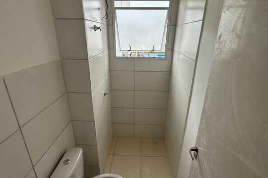 Banheiro de apartamento à venda com 2 quartos, 44m² em Bom Jesus, Contagem