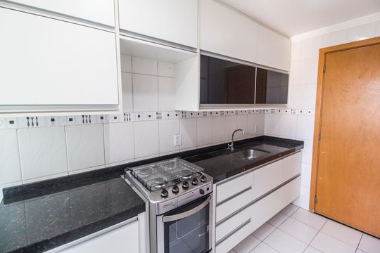 Cozinha de apartamento para alugar com 2 quartos, 64m² em Vila Creti, Barueri