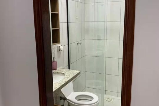 Banheiro de apartamento para alugar com 1 quarto, 42m² em Jardim da Luz, Goiânia