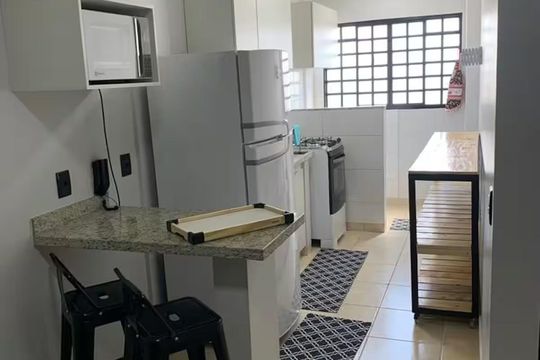Cozinha de apartamento para alugar com 1 quarto, 42m² em Jardim da Luz, Goiânia