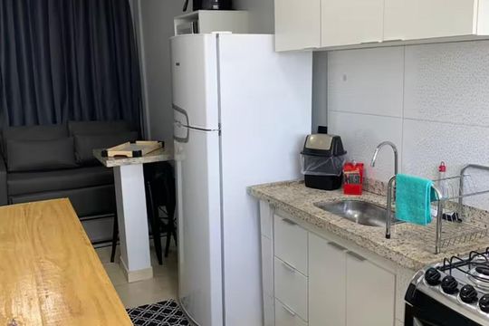 Cozinha de apartamento para alugar com 1 quarto, 42m² em Jardim da Luz, Goiânia