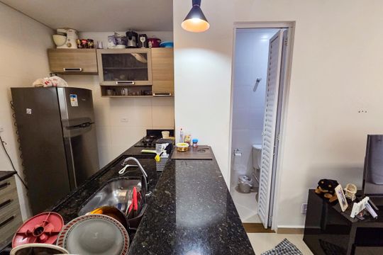 Sala de casa de condomínio para alugar com 2 quartos, 70m² em Vila Tupi, Praia Grande