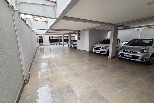 Garagem de casa de condomínio para alugar com 2 quartos, 70m² em Vila Tupi, Praia Grande