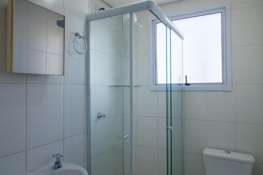 Banheiro de apartamento para alugar com 2 quartos, 48m² em Vila Gabriel, Sorocaba