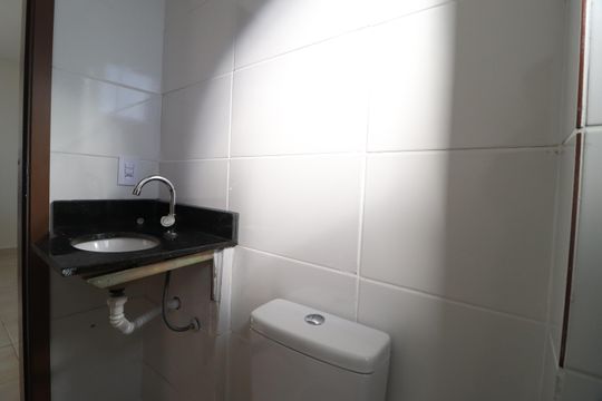 Banheiro Social de apartamento para alugar com 2 quartos, 50m² em Jardim Europa, Uberlândia