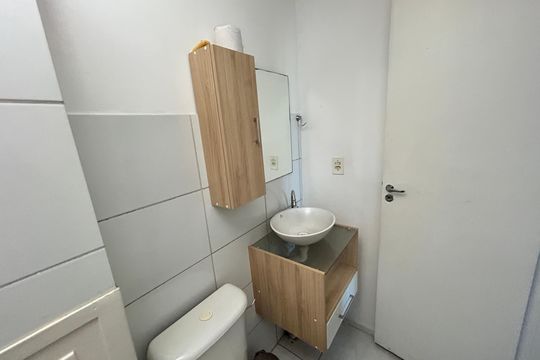 Banheiro de apartamento para alugar com 2 quartos, 47m² em Honório Gurgel, Rio de Janeiro