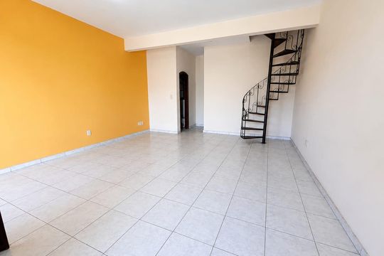 Sala de casa para alugar com 2 quartos, 120m² em Quintino Bocaiúva, Rio de Janeiro