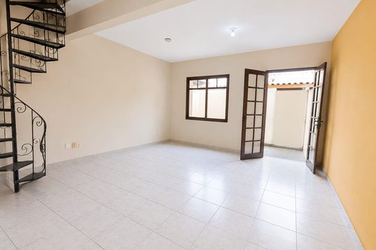 Casa para alugar com 2 quartos, 120m² em Quintino Bocaiúva, Rio de Janeiro