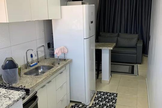 Cozinha de apartamento para alugar com 1 quarto, 42m² em Jardim da Luz, Goiânia
