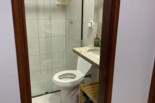 Banheiro de apartamento para alugar com 1 quarto, 42m² em Jardim da Luz, Goiânia