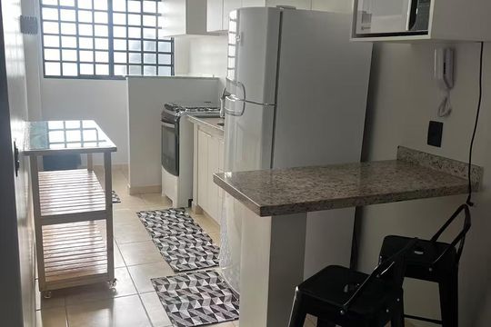 Cozinha de apartamento para alugar com 1 quarto, 54m² em Jardim da Luz, Goiânia