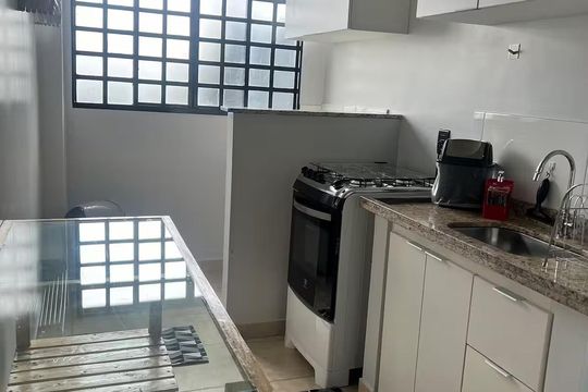 Cozinha de apartamento para alugar com 1 quarto, 54m² em Jardim da Luz, Goiânia