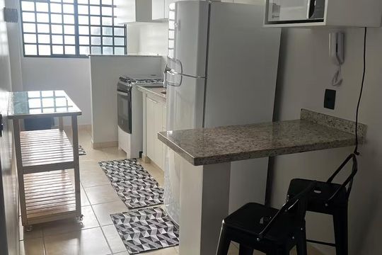 Cozinha de apartamento para alugar com 1 quarto, 54m² em Jardim da Luz, Goiânia