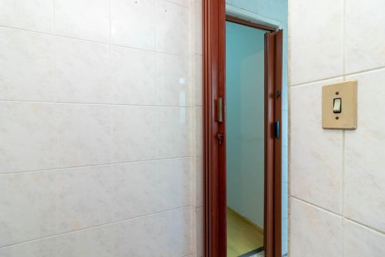 Banheiro de Serviço de apartamento à venda com 3 quartos, 96m² em Vila Ester (Zona Norte), São Paulo