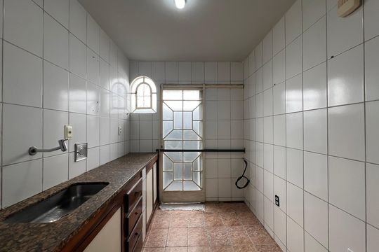 Cozinha de casa à venda com 3 quartos, 180m² em Serrano, Belo Horizonte