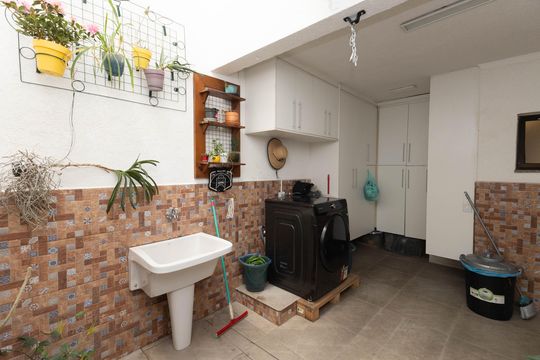 Área de Serviço de casa de condomínio para alugar com 3 quartos, 200m² em Vila Mazzei, São Paulo
