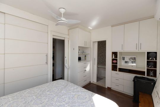 Suite  de casa de condomínio para alugar com 3 quartos, 200m² em Vila Mazzei, São Paulo