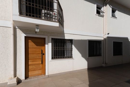 Fachada  de casa de condomínio para alugar com 3 quartos, 200m² em Vila Mazzei, São Paulo