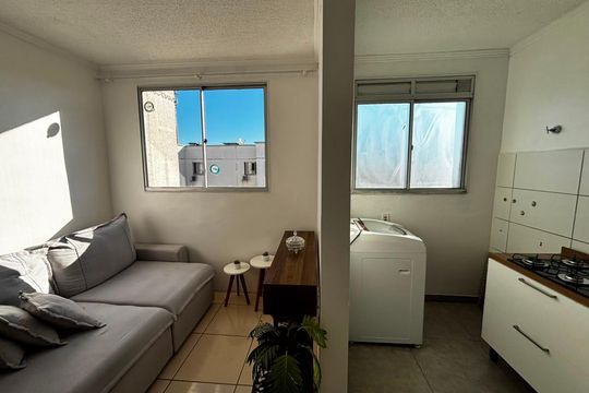 Apartamento para alugar com 2 quartos, 45m² em COHAB B, Gravataí