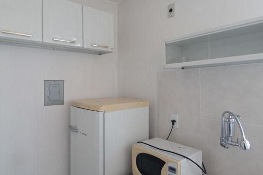 Cozinha e Área de Serviço de apartamento para alugar com 2 quartos, 44m² em Heliópolis, Belo Horizonte