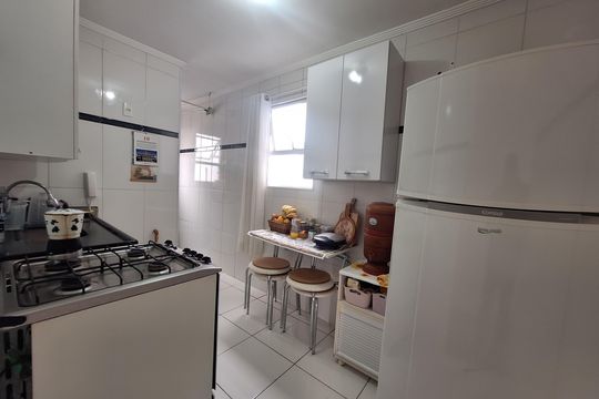 Cozinha de apartamento à venda com 2 quartos, 50m² em Vila Lutécia, Santo André