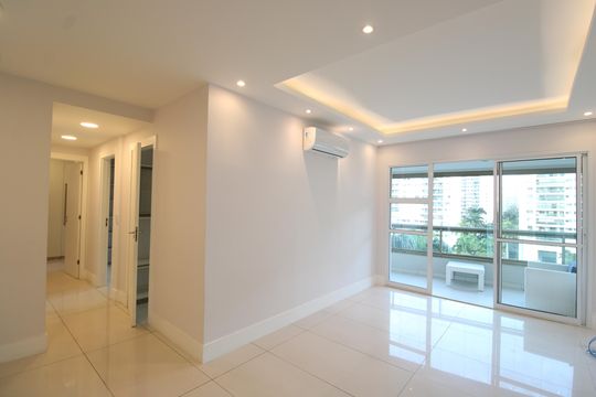Sala de apartamento para alugar com 3 quartos, 90m² em Barra Olímpica, Rio de Janeiro