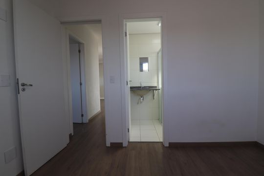Suíte de apartamento para alugar com 2 quartos, 59m² em Utinga, Santo André