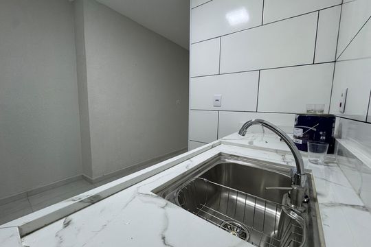 Cozinha de kitnet/studio para alugar com 1 quarto, 25m² em Km 18, Osasco