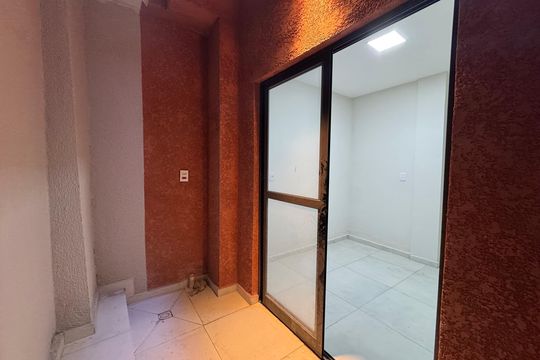 Sacada de kitnet/studio para alugar com 1 quarto, 25m² em Km 18, Osasco