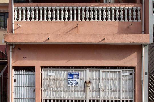 Fachada de casa à venda com 2 quartos, 125m² em Centro, Diadema