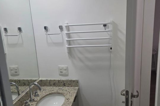 Banheiro de apartamento para alugar com 2 quartos, 56m² em Santa Cecilia, São Paulo