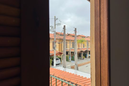Vista da Suíte 2 de casa de condomínio para alugar com 2 quartos, 75m² em Jardim Jacinto, Jacareí