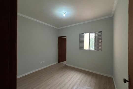Suíte 1 de casa de condomínio para alugar com 2 quartos, 75m² em Jardim Jacinto, Jacareí