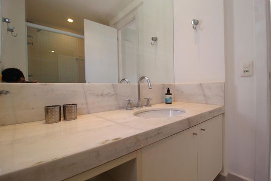 Banheiro da Suíte de apartamento à venda com 1 quarto, 51m² em Itaim Bibi, São Paulo