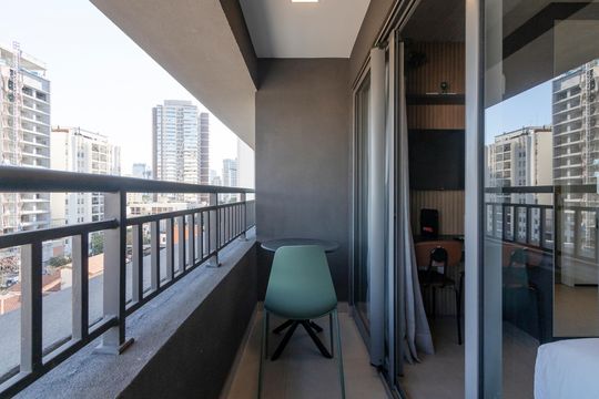 Varanda de kitnet/studio para alugar com 1 quarto, 17m² em Santo Amaro, São Paulo