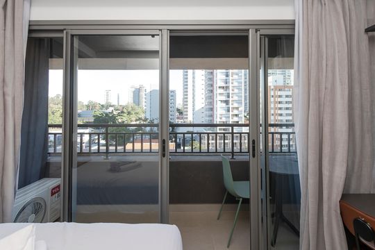 Varanda de kitnet/studio para alugar com 1 quarto, 17m² em Santo Amaro, São Paulo