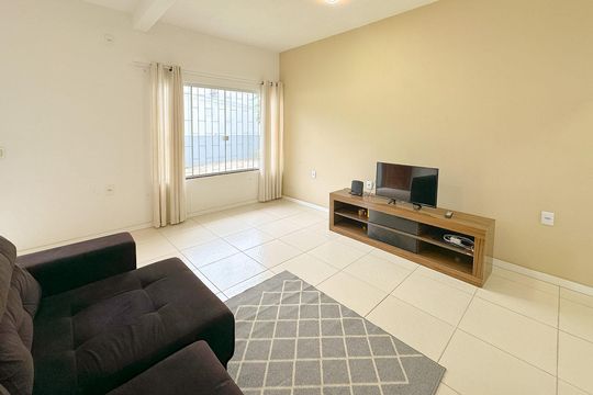 Sala de TV de casa para alugar com 2 quartos, 110m² em Ingleses do Rio Vermelho, Florianópolis