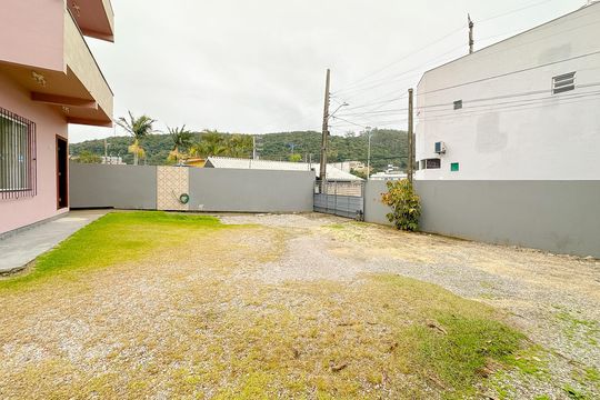 Área externa de casa para alugar com 2 quartos, 110m² em Ingleses do Rio Vermelho, Florianópolis