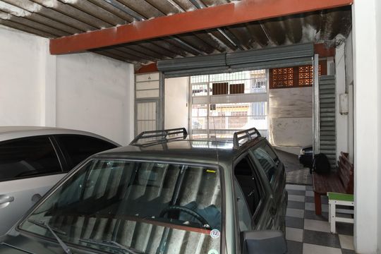 Garagem de casa à venda com 2 quartos, 250m² em Parque Santa Rita, São Paulo