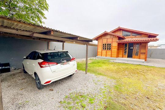 Garagem de casa para alugar com 2 quartos, 42m² em Ingleses do Rio Vermelho, Florianópolis