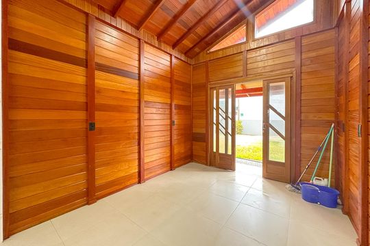 Sala de casa para alugar com 2 quartos, 42m² em Ingleses do Rio Vermelho, Florianópolis